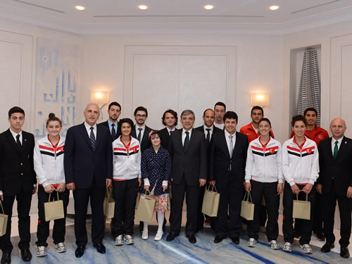 President Gül Receives Representatives of the Youth 